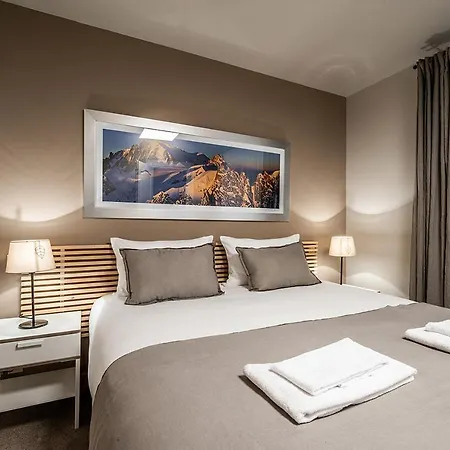 Eden Hotel, And Les Praz Hotel 3*