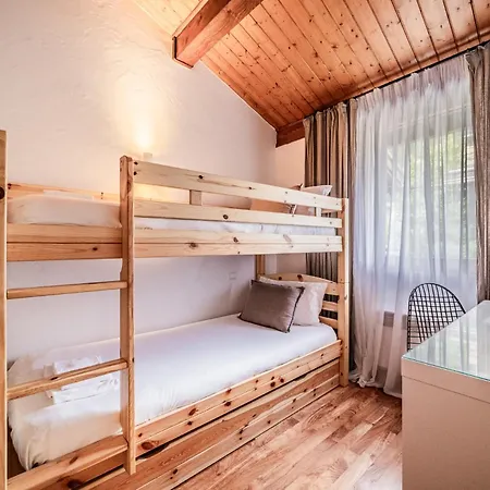 Eden Hotel, And Les Praz ホテル