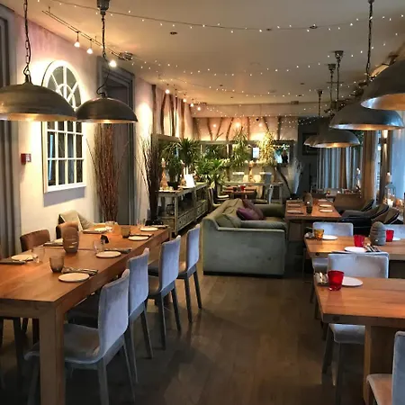 Eden Hotel, And Les Praz ホテル シャモニー