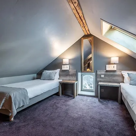 Eden Hotel, And Les Praz ホテル