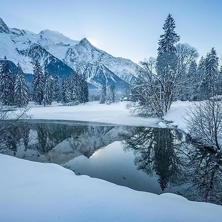 Eden Hotel, And Les Praz ホテル