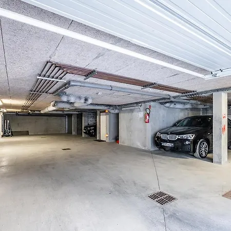 ホテル Eden Hotel, And Les Praz 3*