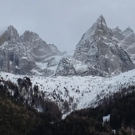Eden Hotel, And Les Praz 3*