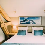 Eden Hotel, Apartments&chalet Les Praz 3*