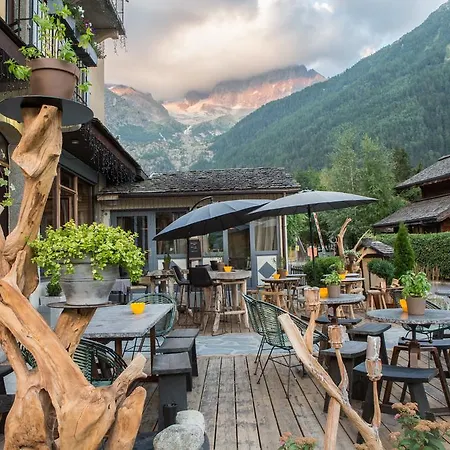Eden Hotel, And Les Praz Otel