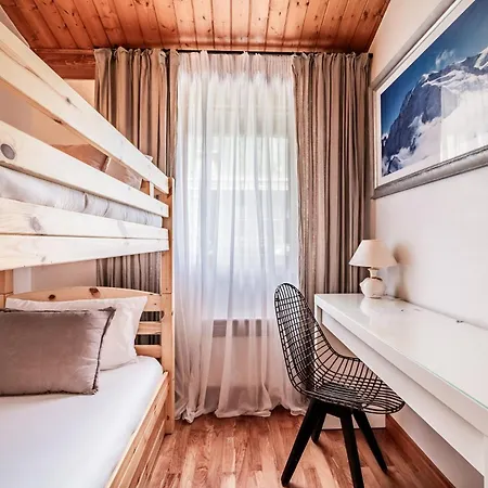 Eden Hotel, And Les Praz