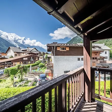 Eden Hotel, And Les Praz Otel 3*