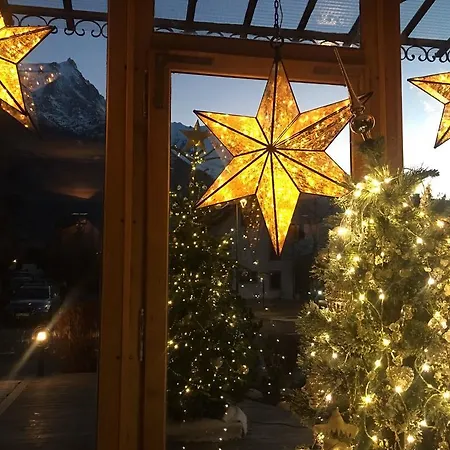 Eden Hotel, And Les Praz 3*